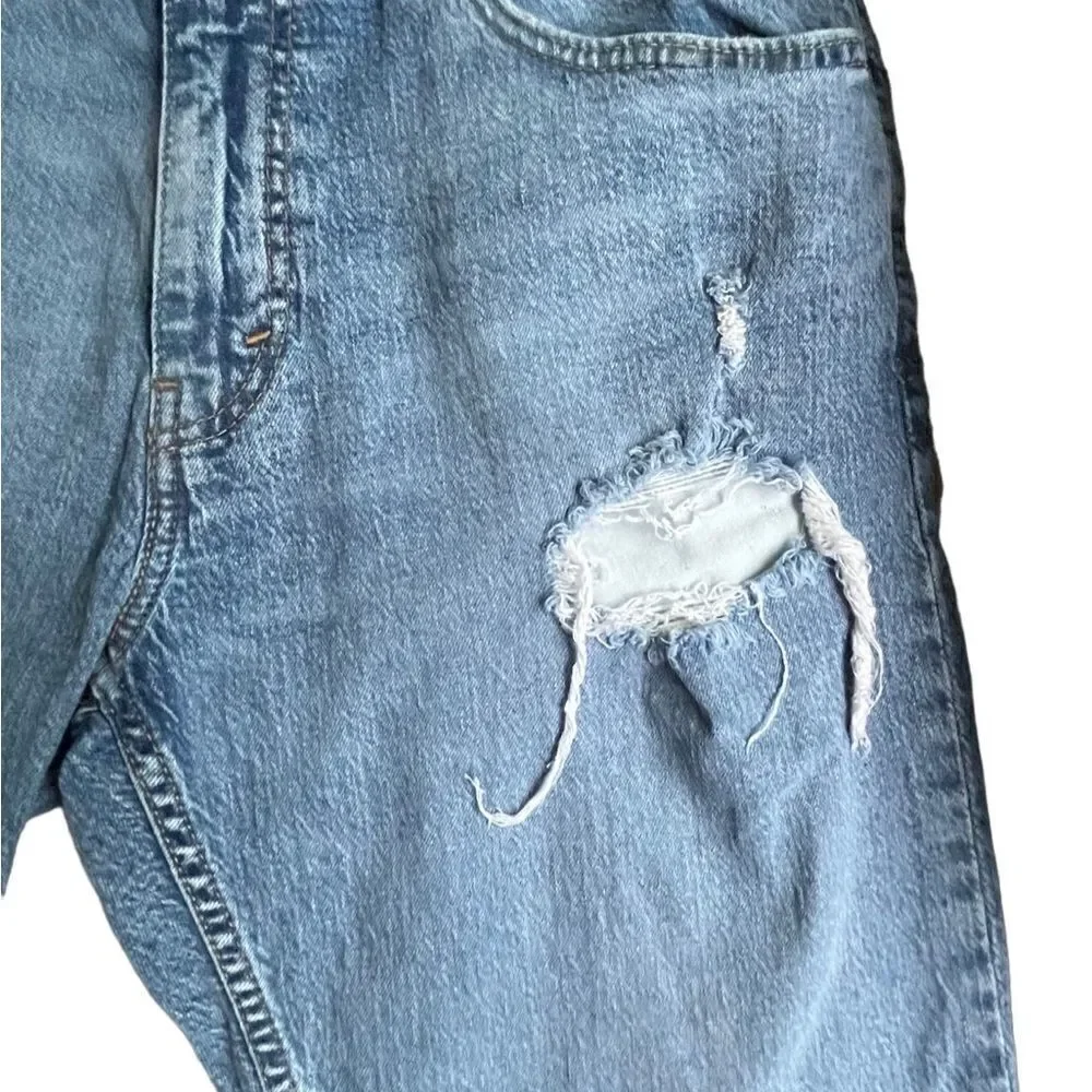 Levi’s men’s 405 distressed jean shorts size 33/10”.